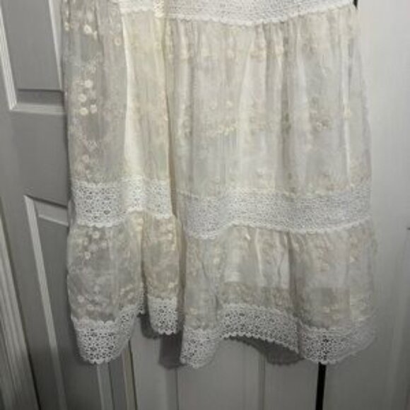 Elegant Cream Maxi Dress - Picture 2 of 15